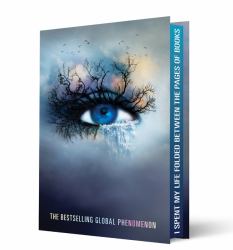 Shatter Me Collector's Deluxe Limited Edition